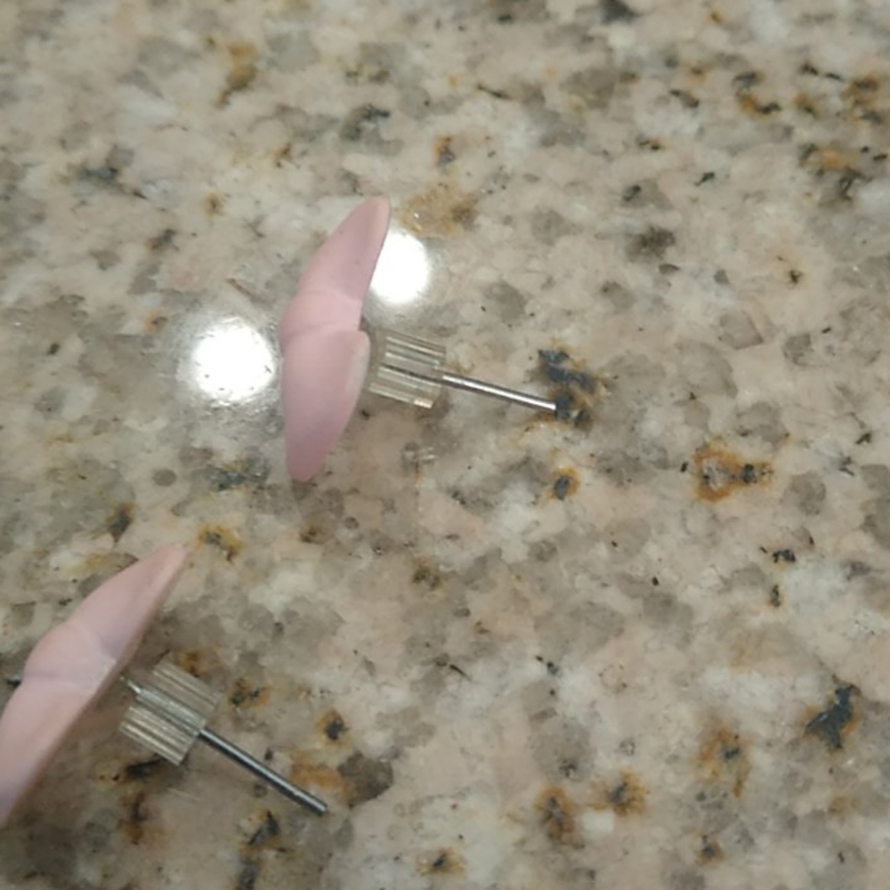 Earings - Picture 3 of 4